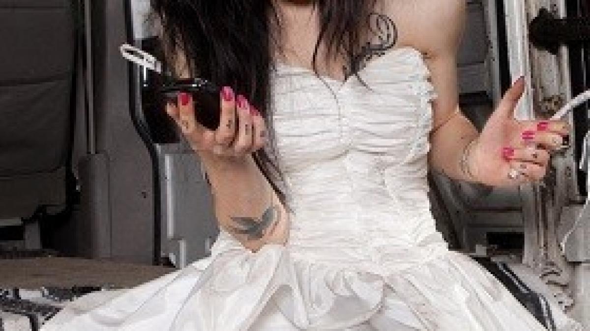 bataie crunta la targul de nun i de la palatul parlamentului video