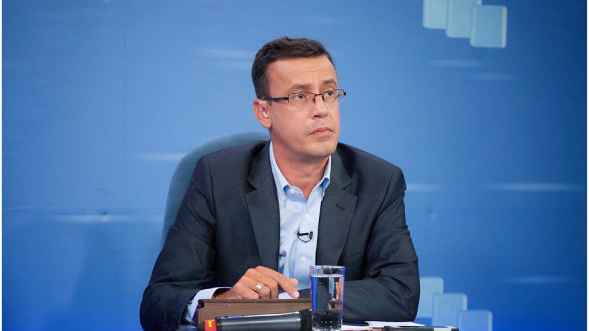 10941237_10200249483356438_1303311432_n_03848300