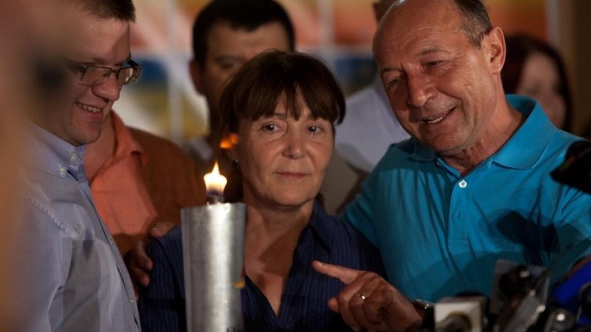 basescu_macovei_5375339_mediafax_foto_marius_dumbraveanu_95129500