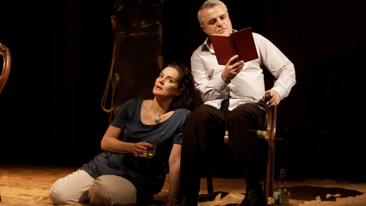 hurezeanu in love stories la metropolis lupta sufleteasca din care nimeni nu iese invingator