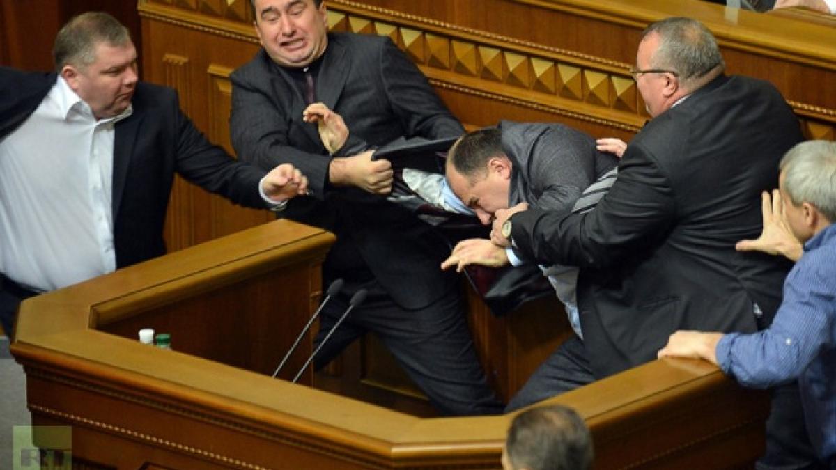 bataie_parlament_ucraina_76444700
