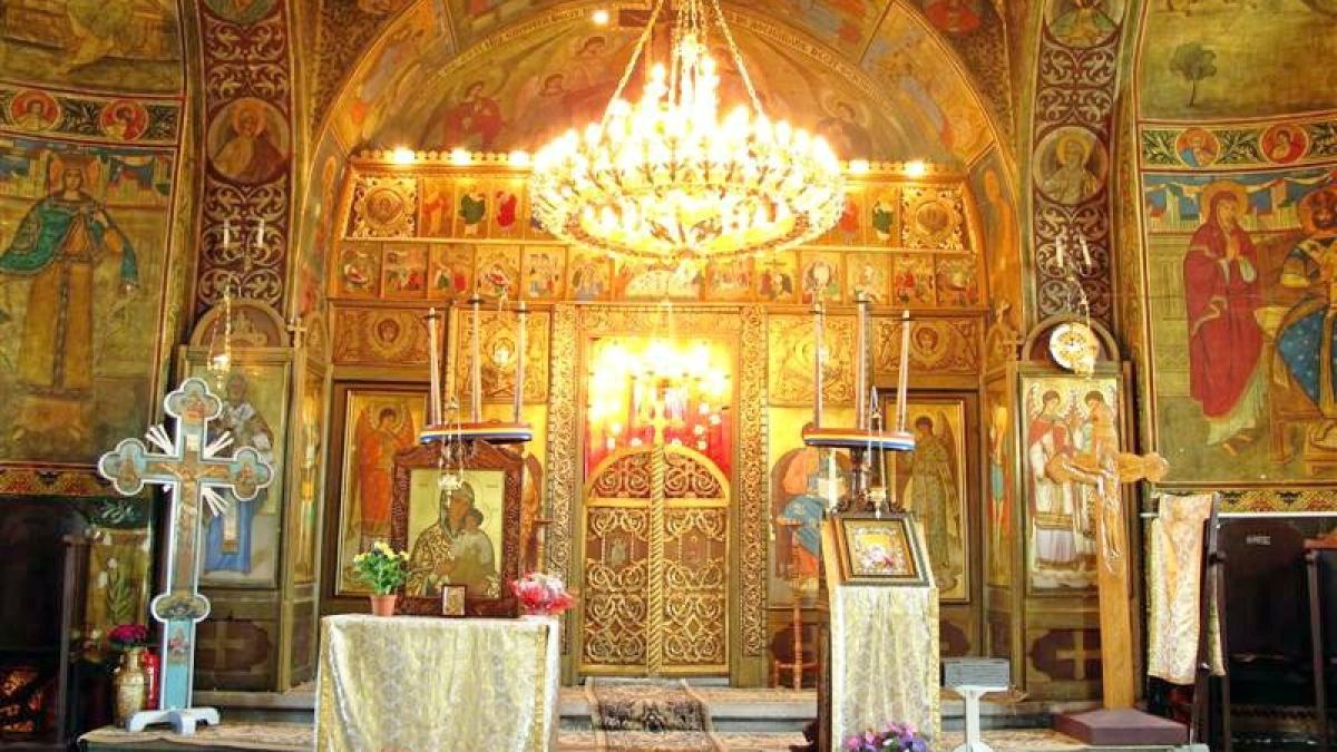 p19___biserica_interior_98754800