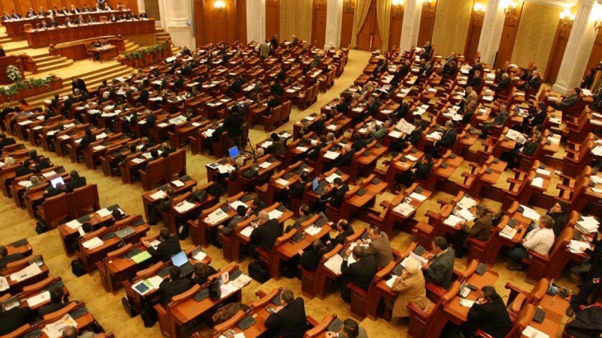 1352892685parlament_37817700