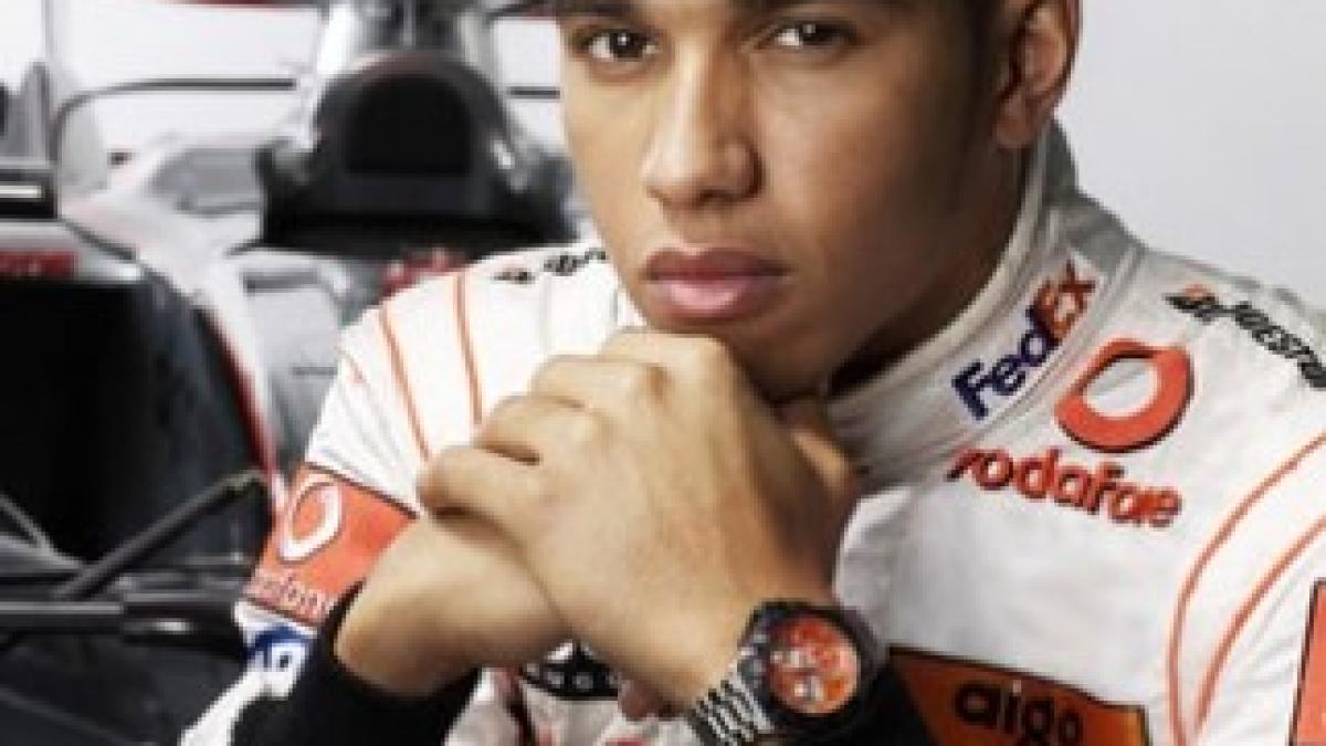 lewis hamilton moment penibil pe scena la brit awards