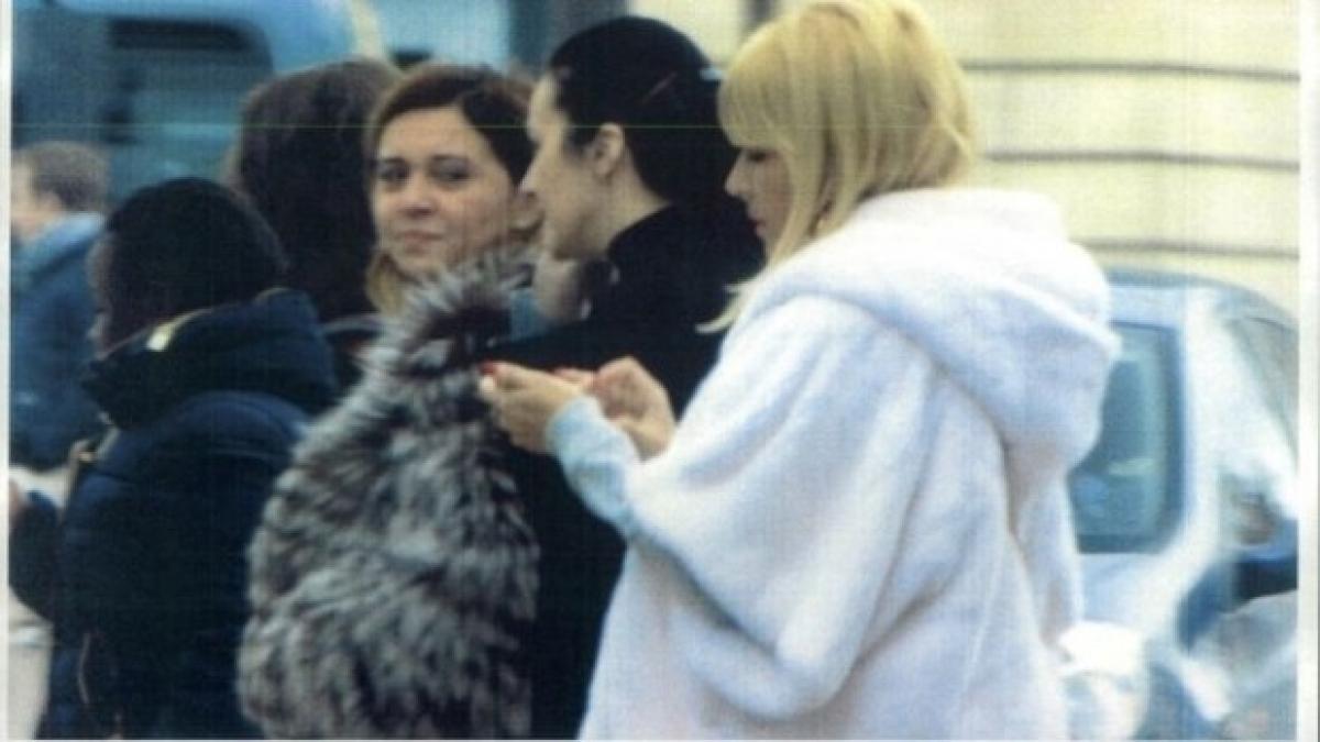 paris_42853200_18980300