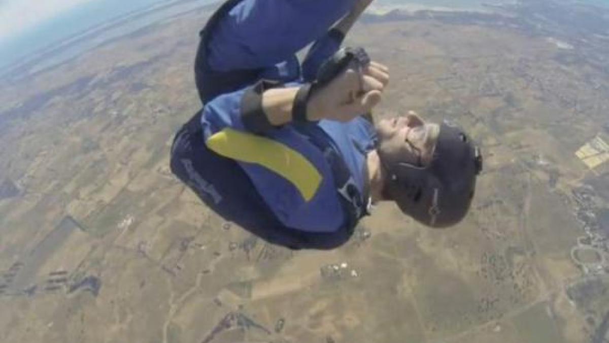 parasutist_lesinat_47376600