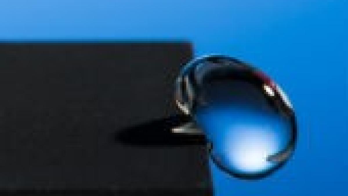 metal super hidrofob  pe care apa il ocoleprc c8prc 99te  creat cu laserul