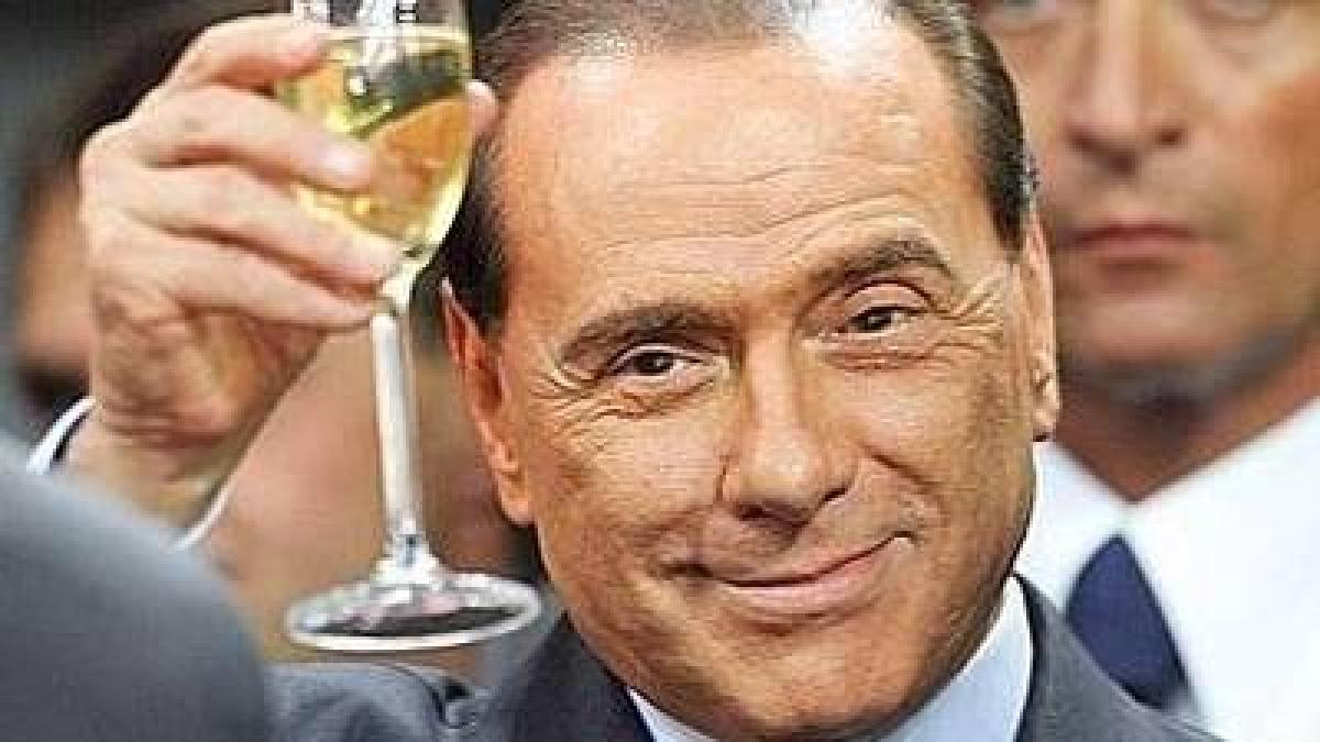 berlusconi_a_cheltuit_280_000_euro_ca_sa_cumpere_13_masini_pentru_fete_39408000