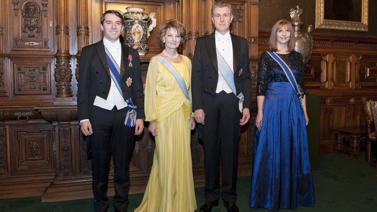 familia_regala_castelul_peles_2014_35380800