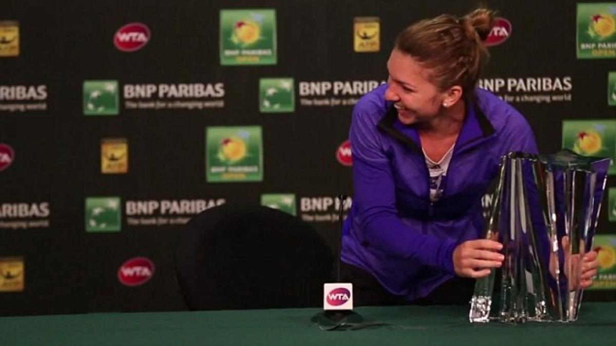 simona_halep_trofeu_indian_wells_2015_38169200