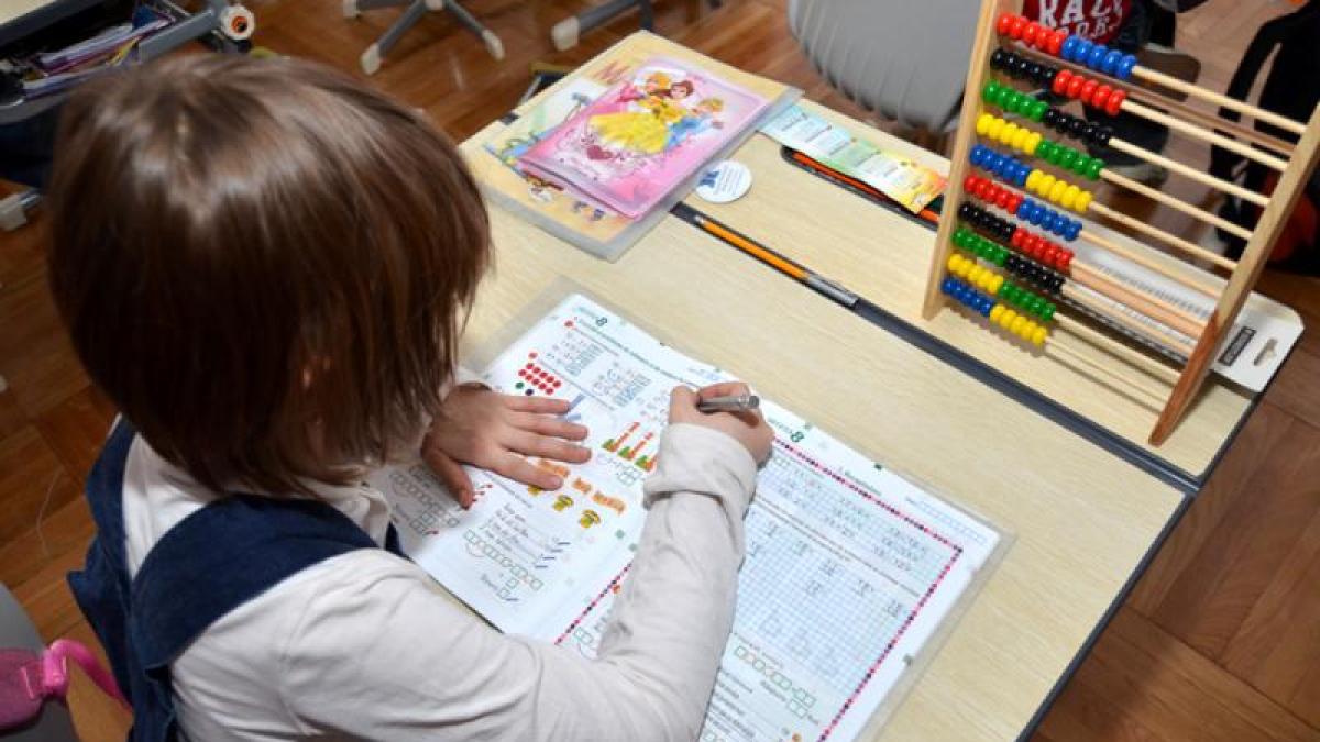 copil_cu_numaratoare_91753900