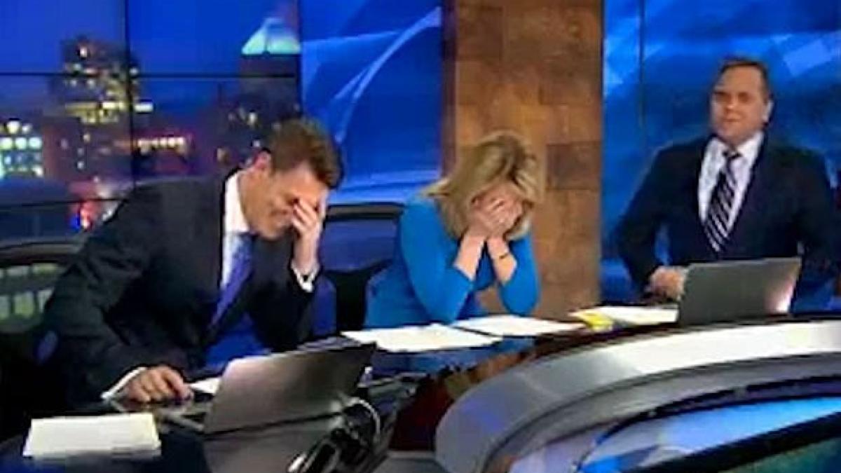 steve frazie fox 9 moment hilar in direct cand realizeaza ce are in haina