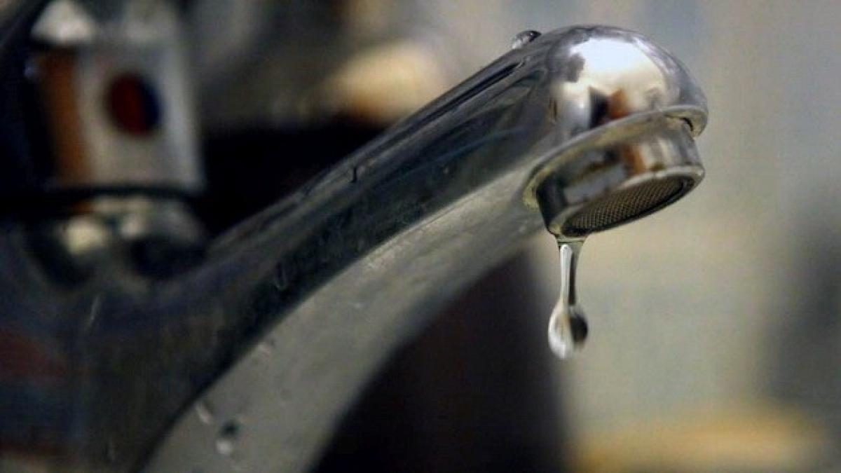 raja___debransari__robinet_apa_picatura_32912900