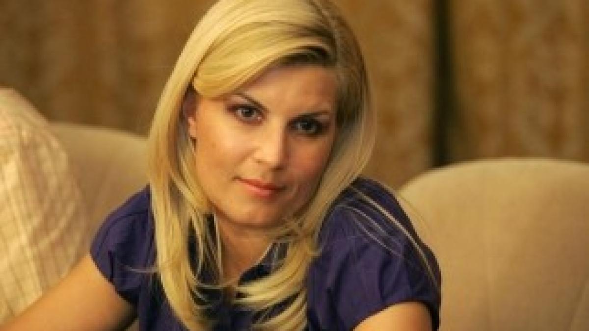 Elena-Udrea-pesurse.ro_