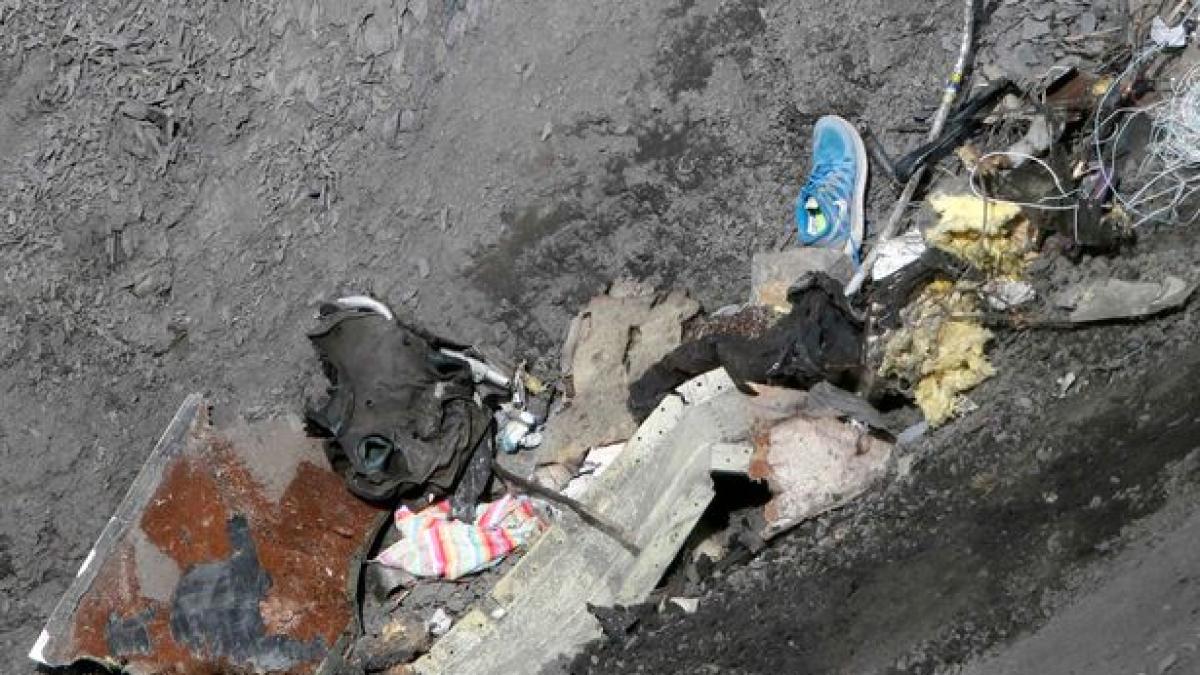 debris_from_the_germanwings_airbus_a320_36937600