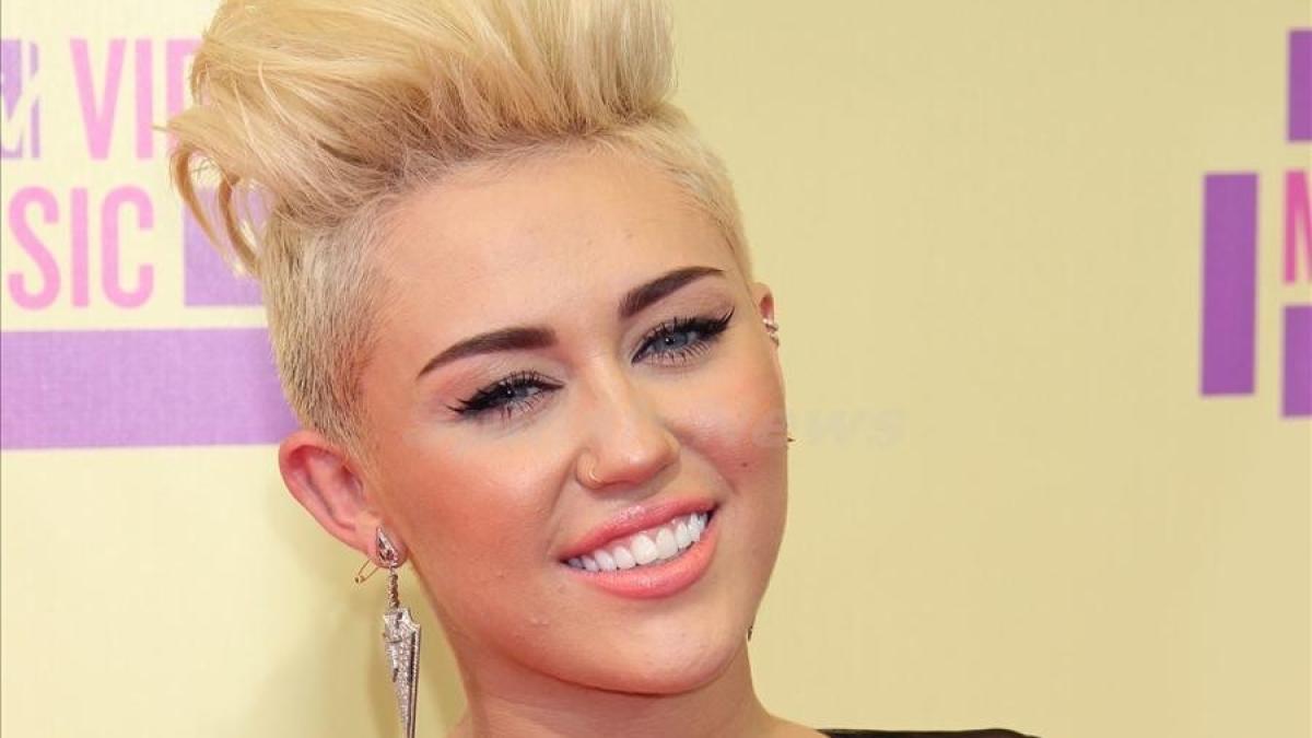 miley_cyrus_14975900