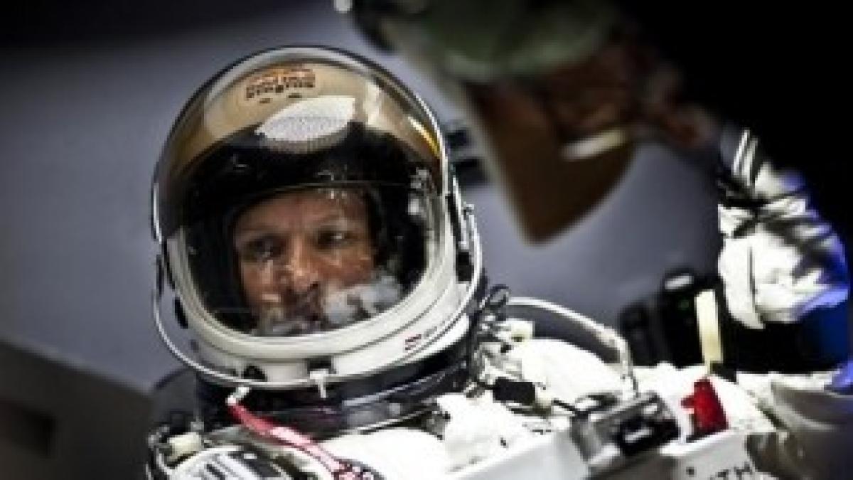 ht_felix_baumgartner_14_nt_120209_ssh1