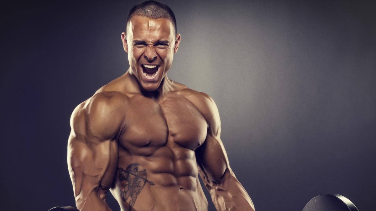 barbat_la_sala_19289800