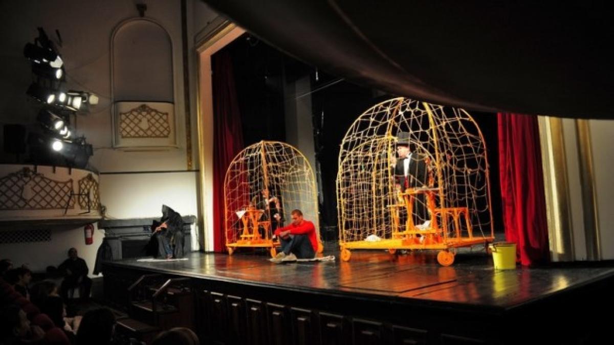 teatru_2_26343600_25703600