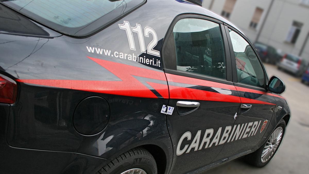 carabinieriauto1_53377500