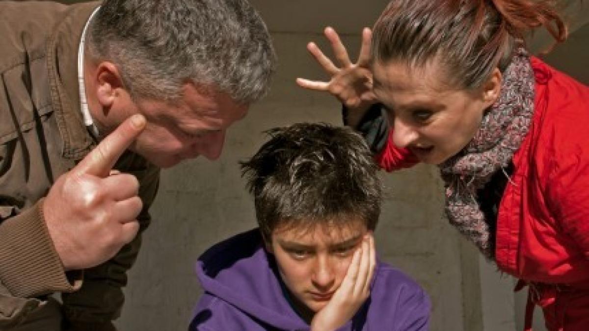 sfatulparintilor_ro_parinti_si_copii_adolescenti_430x322_21588700