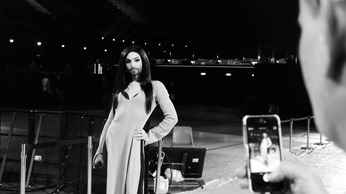 11018176_1106452502703244_5588734464900538578_n_09456000