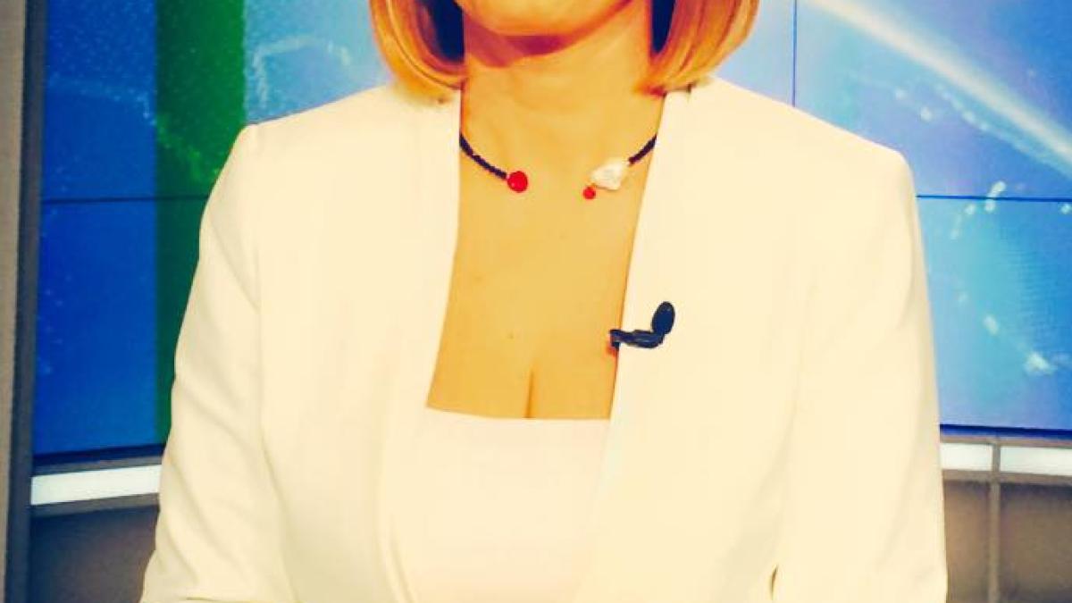 andreea_esca_46444900