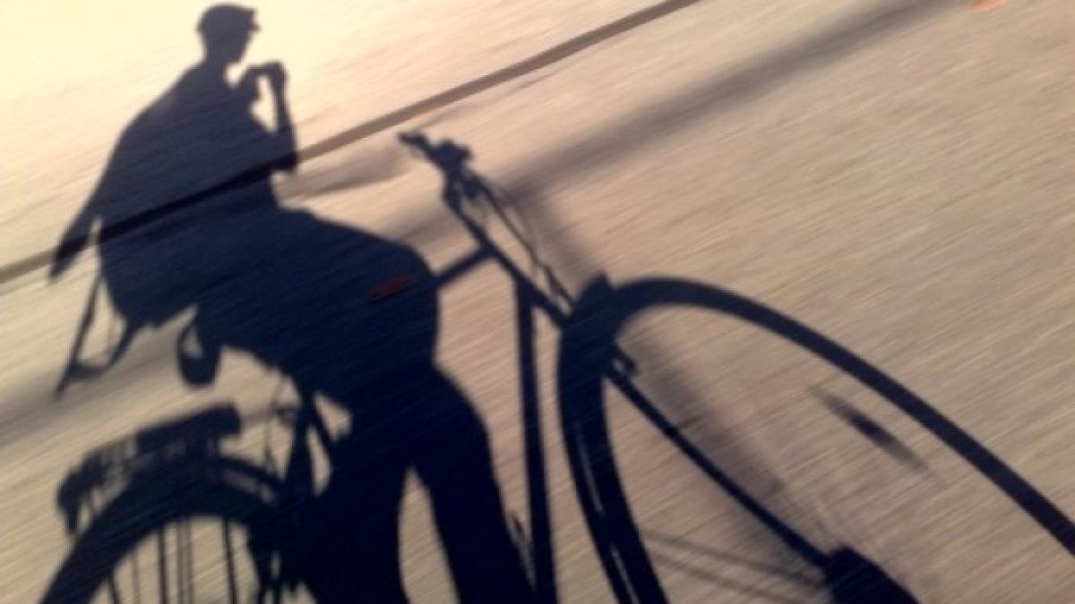 bicycle_shadow_52041800_22238700