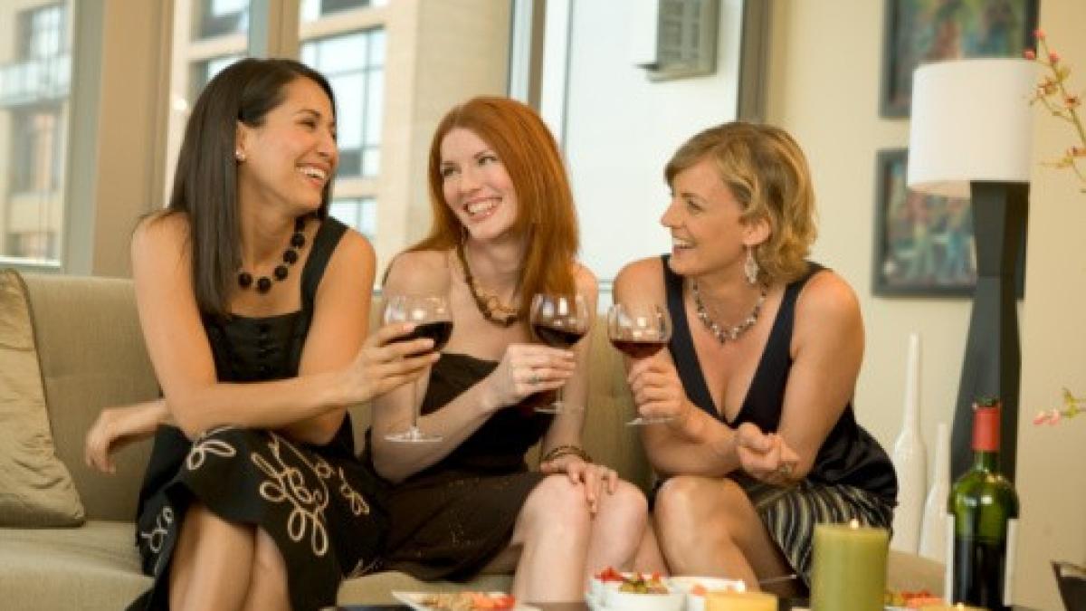 blonda_bruneta_roscata_87065300