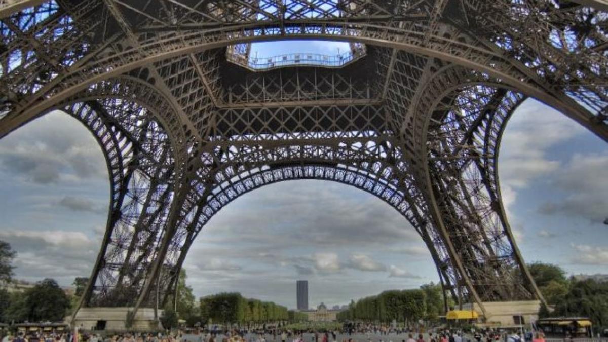 turnul_eiffel_31207600