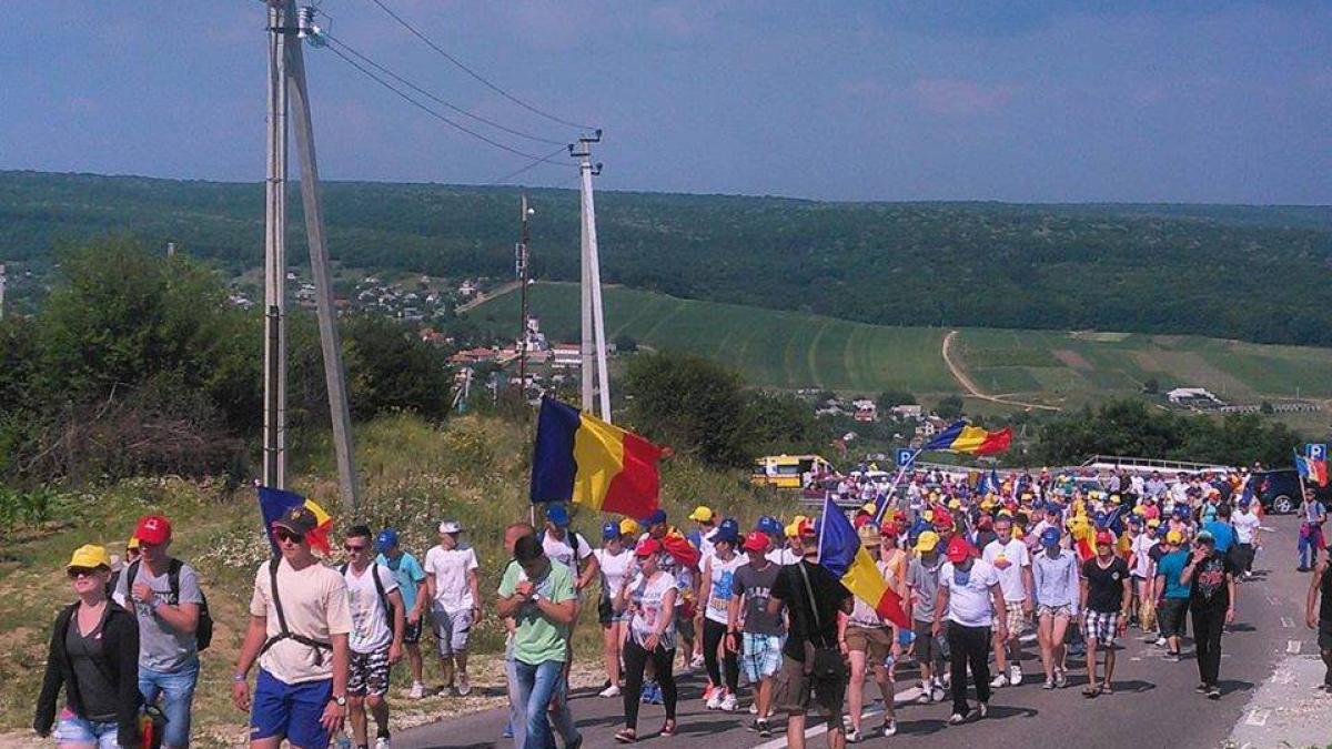 tineri_unire_moldova_basarabia_81543800