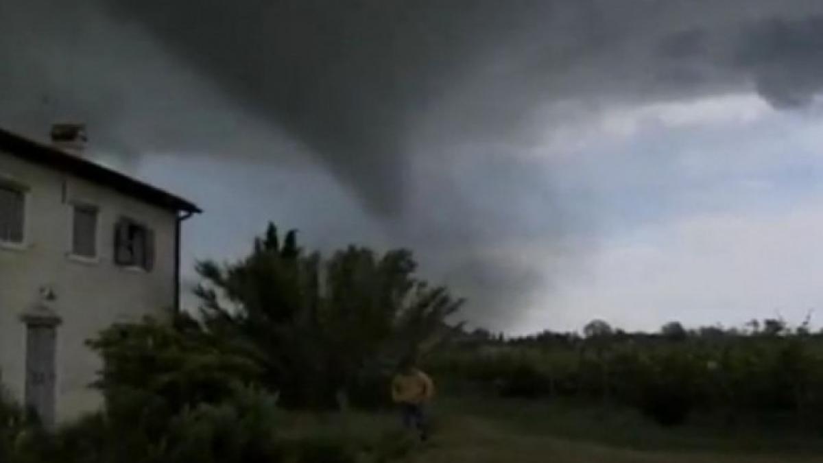 2012_06_13_324324242424tornado_rsz_51302700