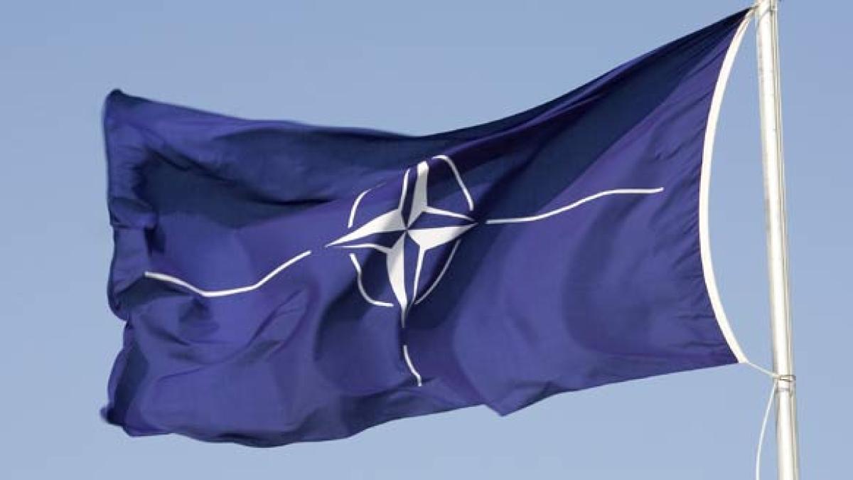 nato_flag_01061300