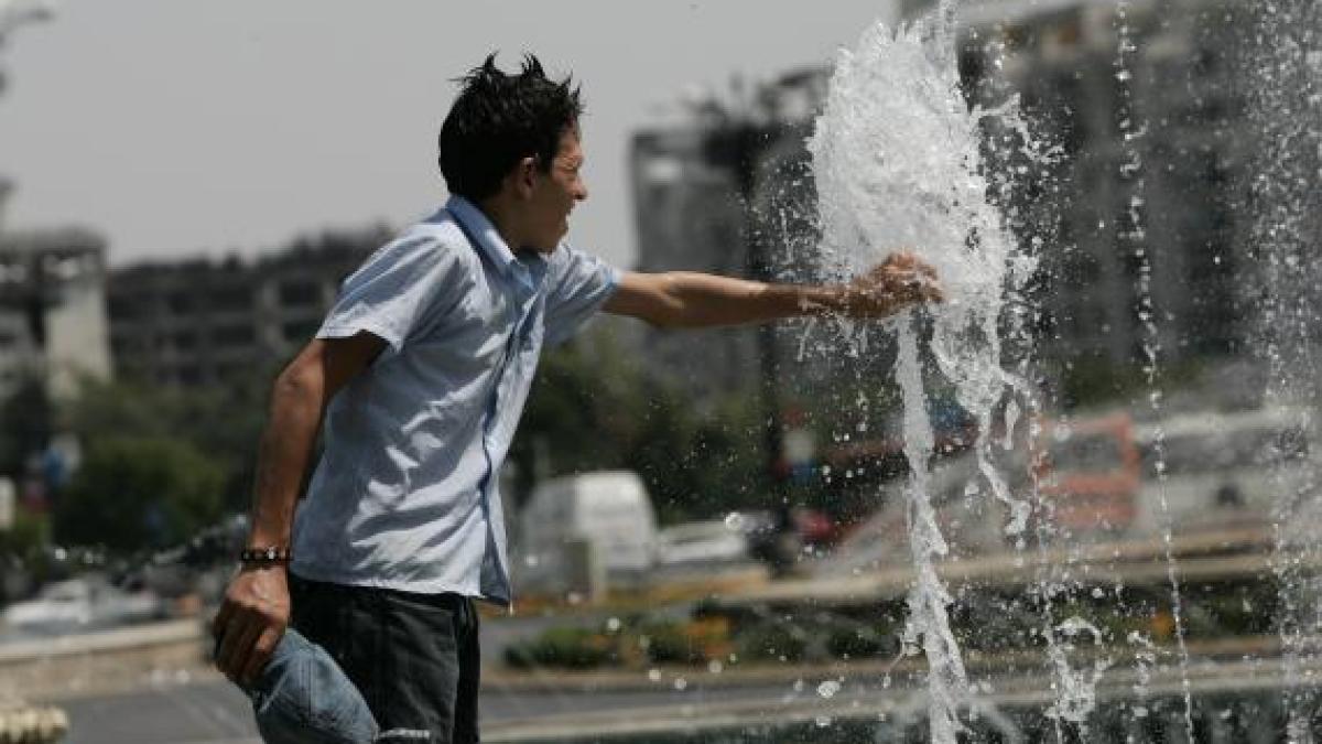 53eb06e895f9cf9b26000000_90477500