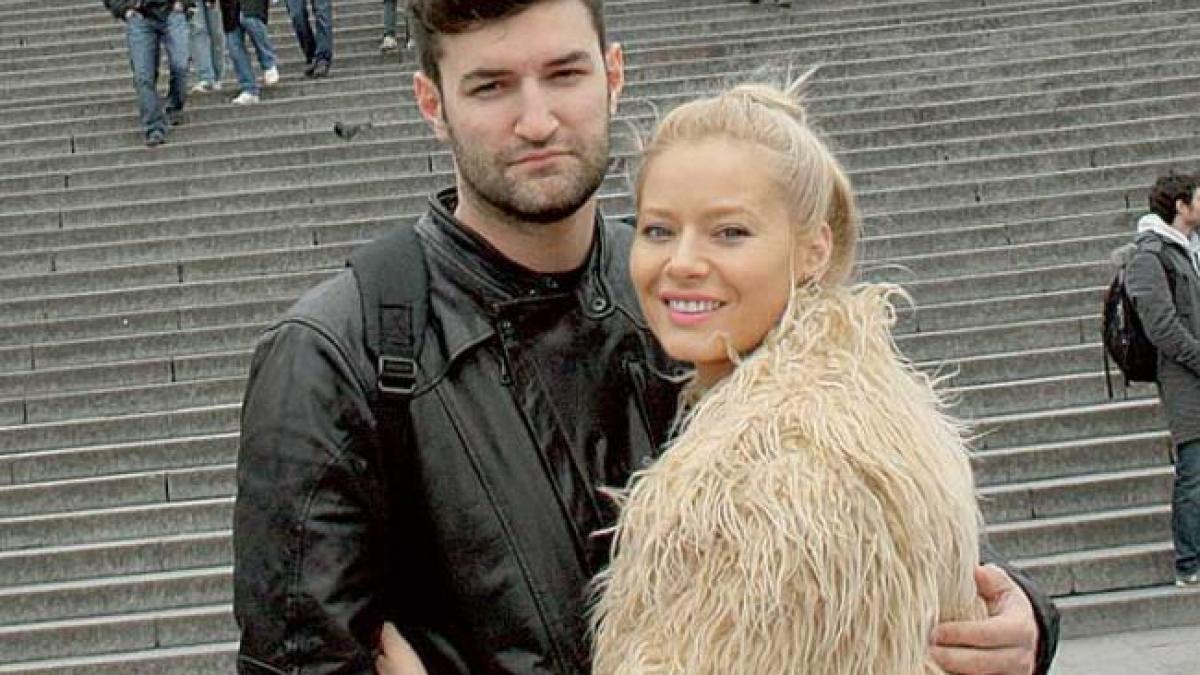 laura_si_smiley_prima_oara_la_paris_18428363_49596600