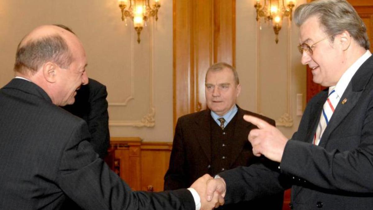 image_2011_10_29_10559889_70_traian_basescu_corneliu_vadim_tudor_2008_12249100