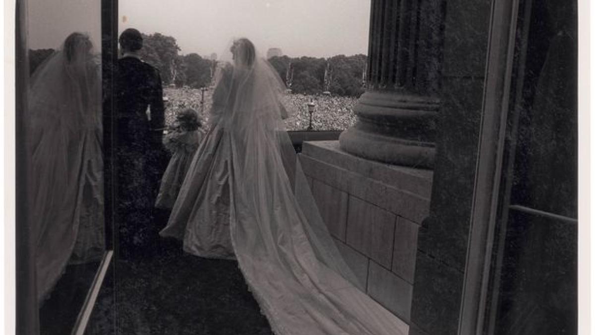 princess_diana_and_prince_charles_wedding_1_61875300
