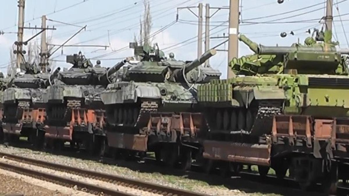 tancuri_rusesti_pe_calea_ferata_60997000