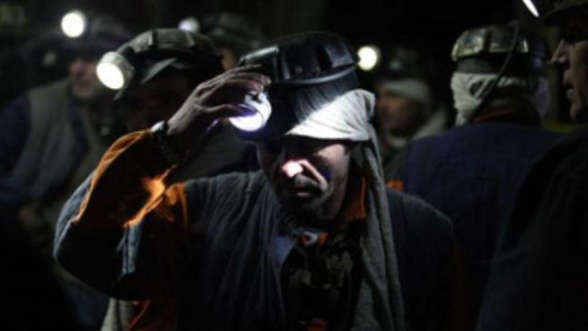 protest_in_valea_jiului_200_de_mineri_de_la_paroseni_refuza_sa_iasa_din_mina_18457861_30958600