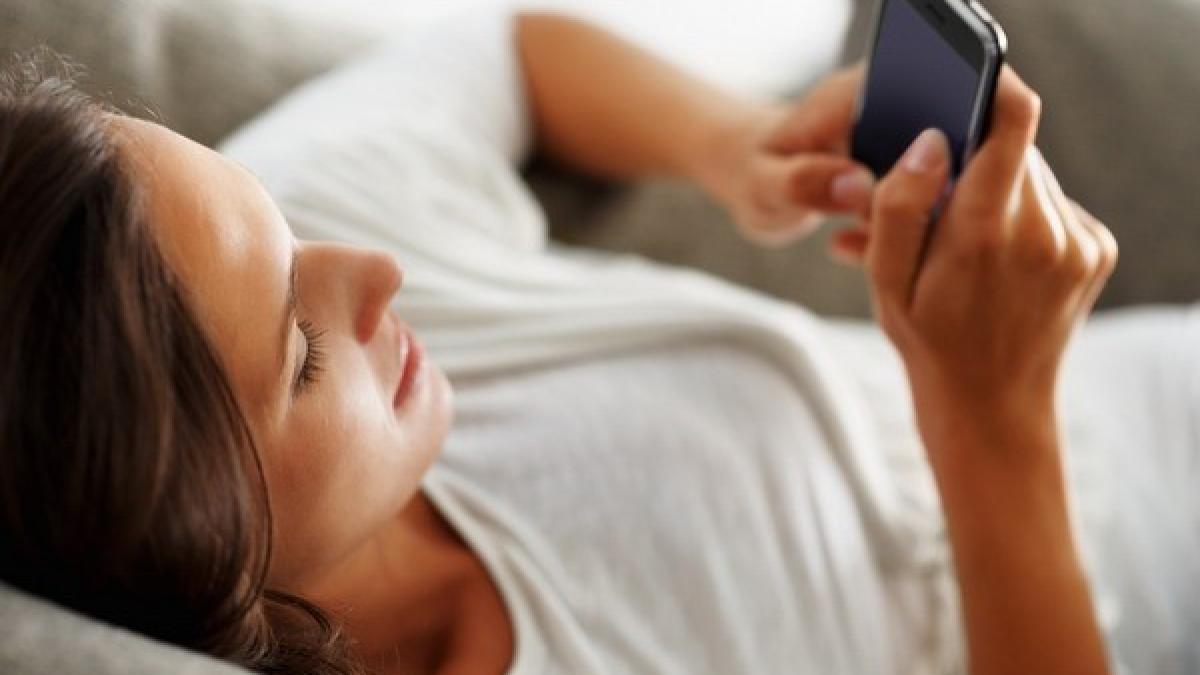 telefon_femeie1_66215200