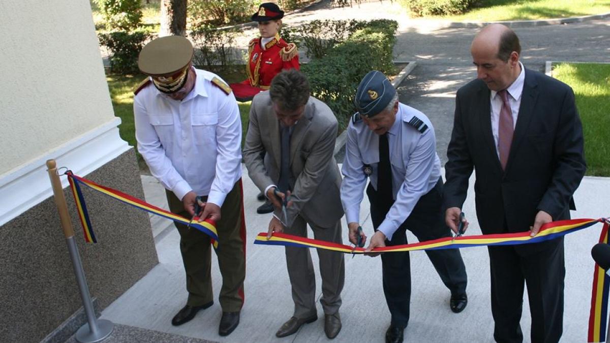 11921645_606791896126731_6326939346950539300_n_33767500