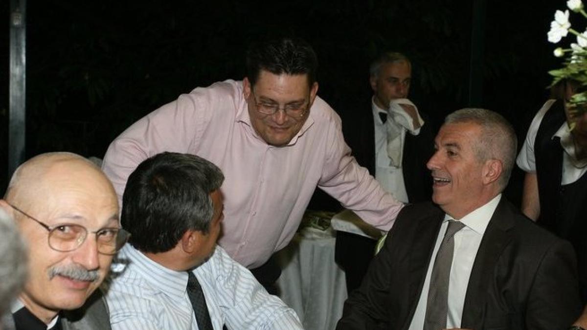 259927_132104920203851_4029581_n_03184800