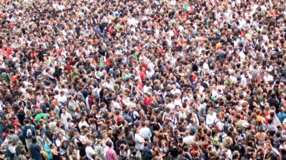 oameni_multi_32925200