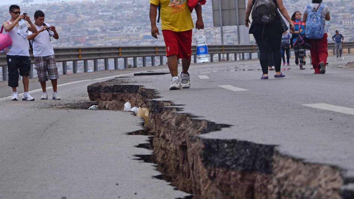 cutremur de 8 3 grade in chile urmat de mai multe replici a fost declan ata alerta de tsunami
