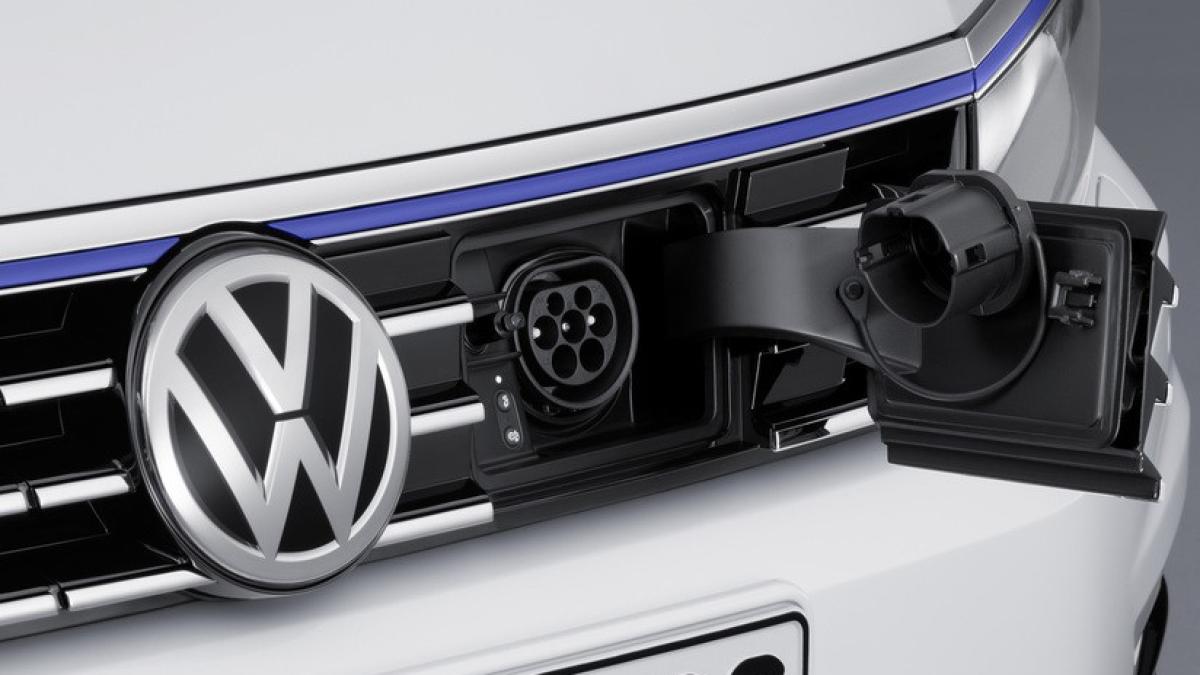 volkswagen_passat_gte_vw_passat_plug_in_hybrid_ecoprofit_104___copy_53276900