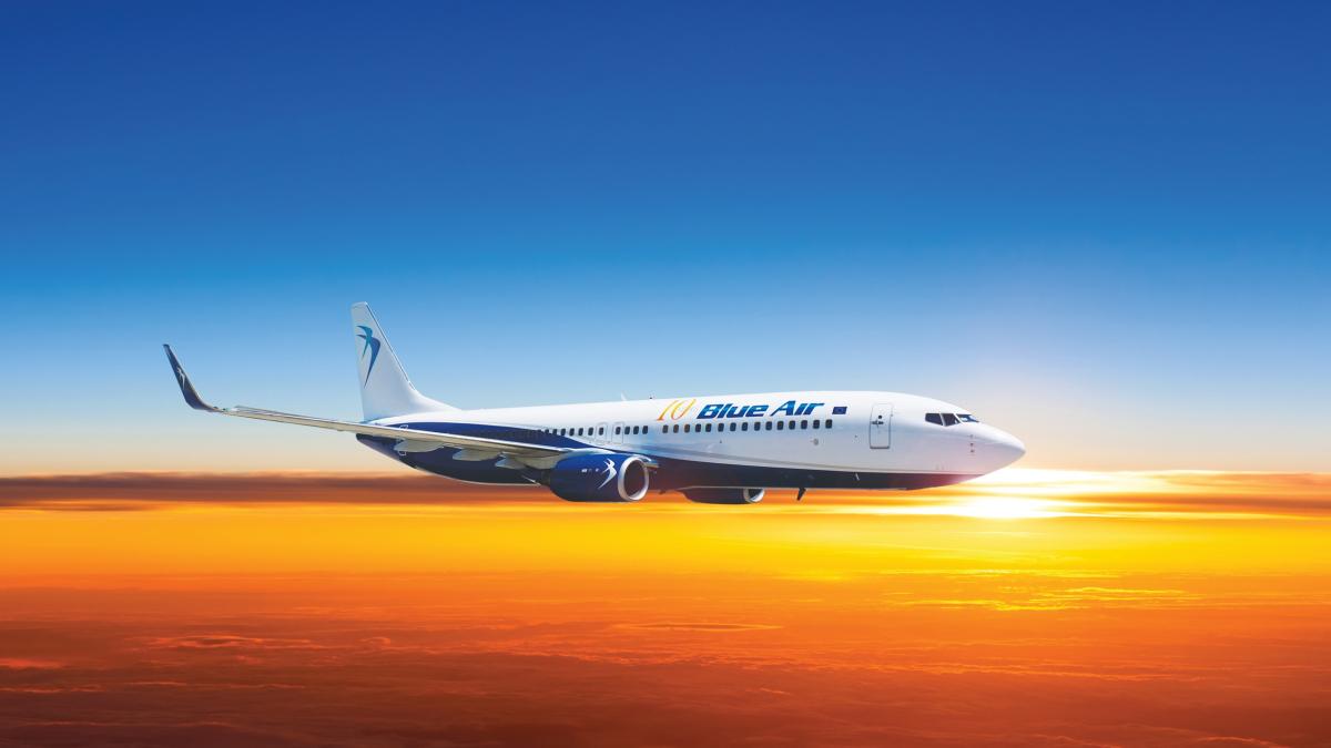 blue_air___boeing_737_8002_51994400