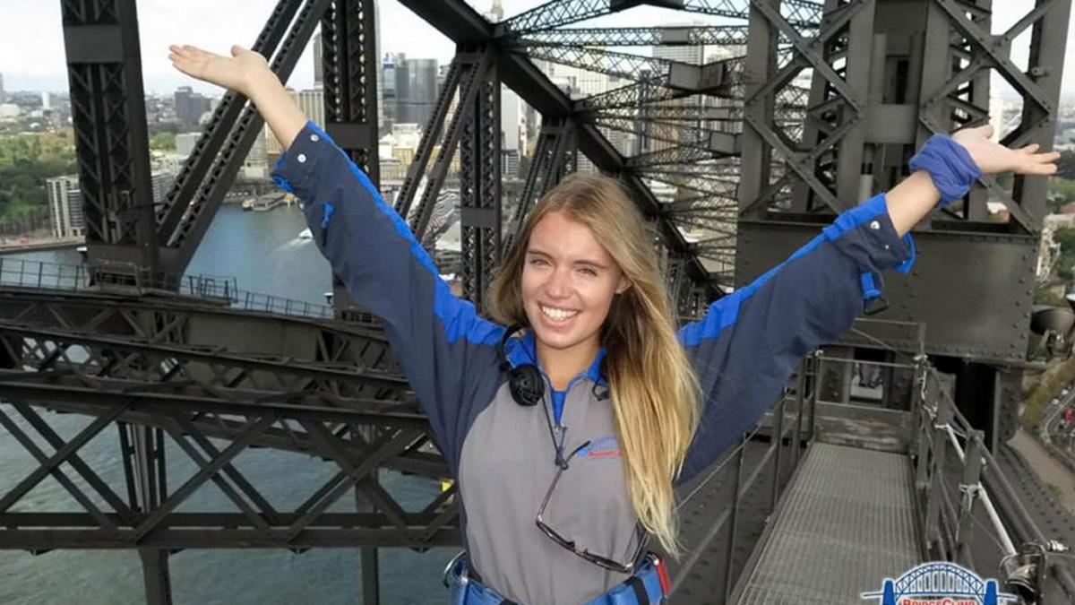 zoe_woolmer_06034000