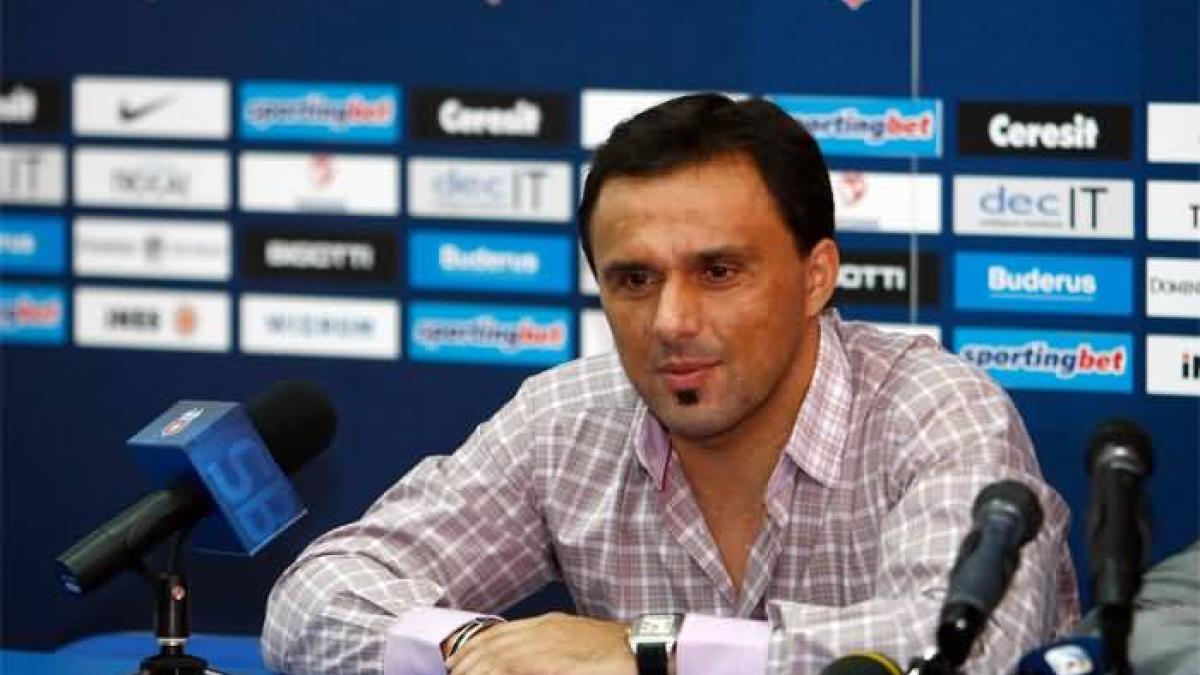 basarab_panduru_talking_with_midia_10129800