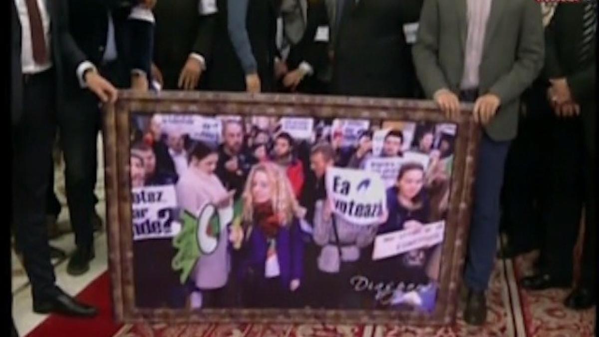 protest_pnl1_19967100