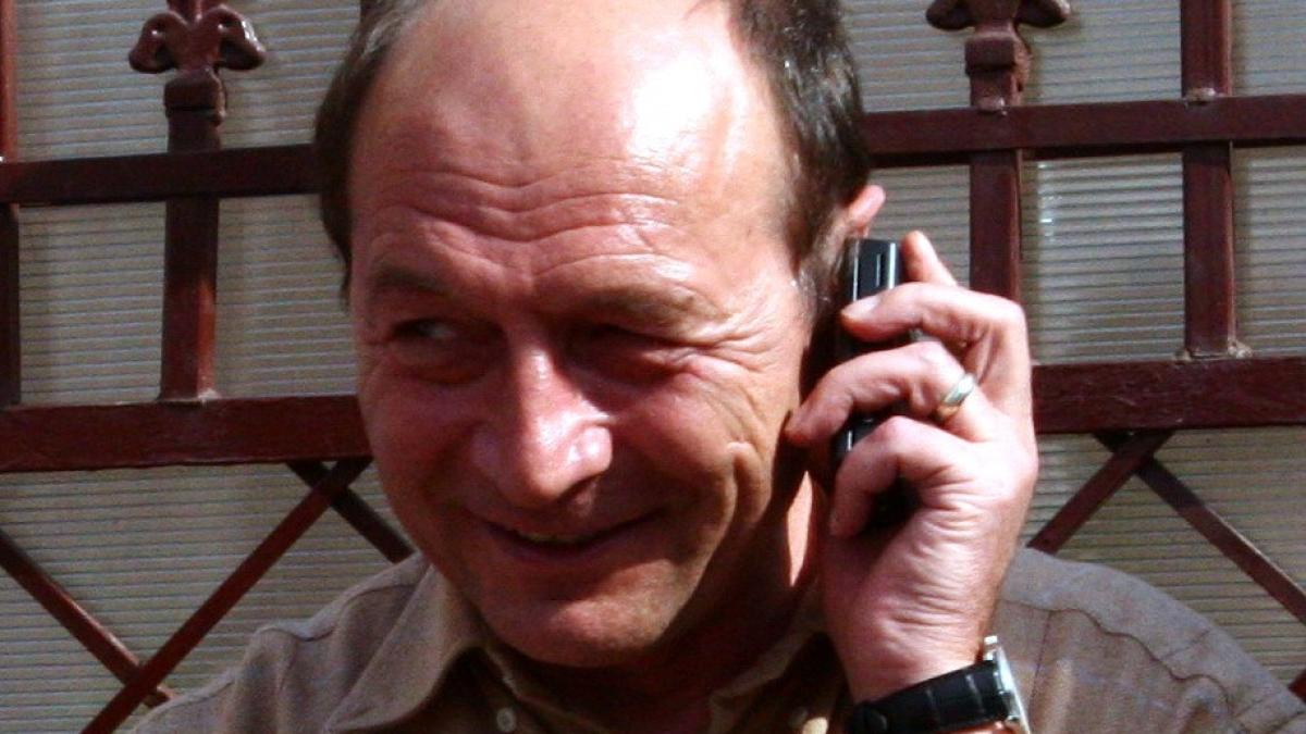 basescu_telefon_dt13_50487900